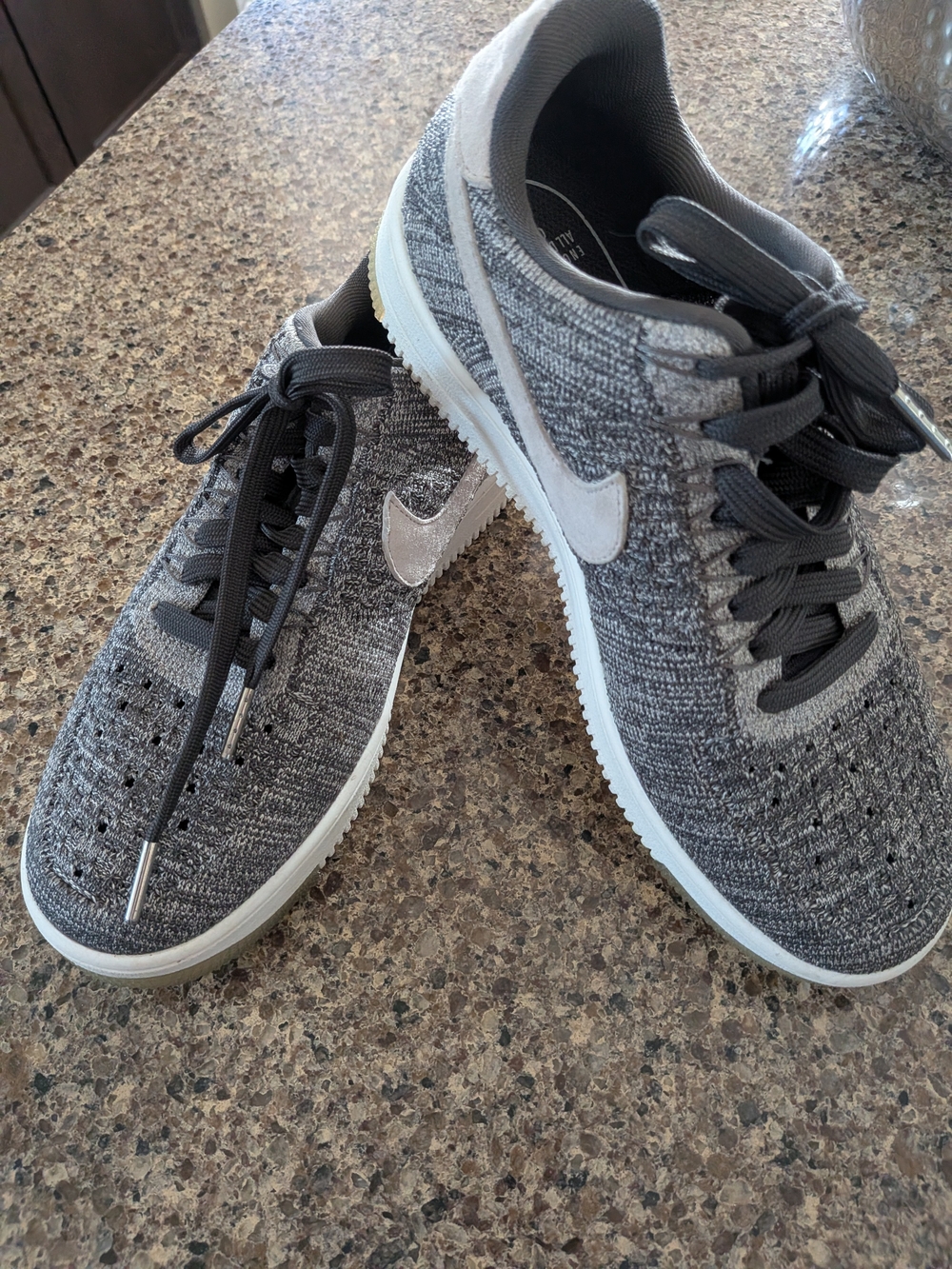 Women's Nike Air Flyknit Low Like New!!